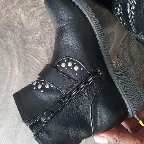 🖤 Toddler Girls Joe Fresh Black Studded Boots Size 9 - Picture 6 of 6